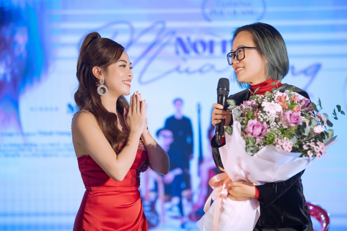 Nghệ sĩ piano Trinh Hương - con gái nhạc sĩ Phú Quang dành nhiều lời khen, ủng hộ cho Mai Diệu Ly.