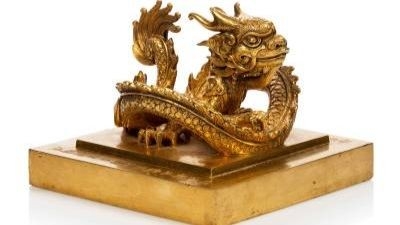 Ấn vàng Hoàng đế chi bảo được hãng Millon chào bán với giá 2-3 triệu euro. Ảnh: Millon.