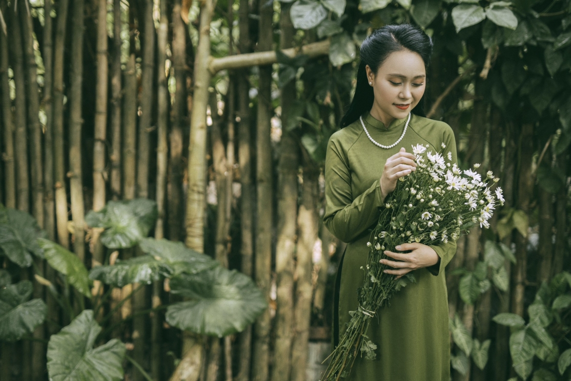 Ca sĩ Nhật Thảo ra mắt album nhạc xưa “Những ngày thơ mộng”​​