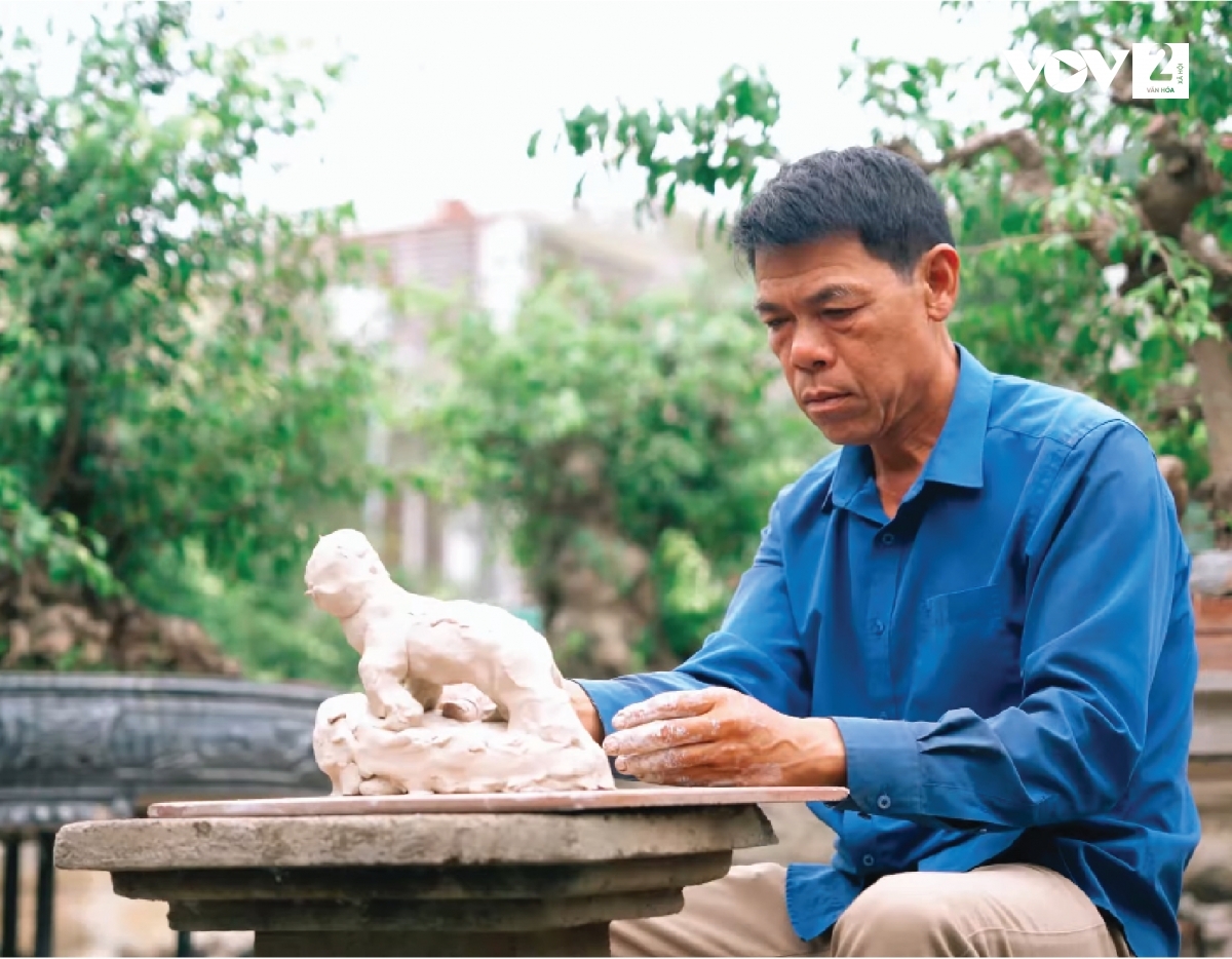 Bat Trang pottery villagers are busy preparing products to supply the Tet market ahead of the start of the nation’s largest festival.