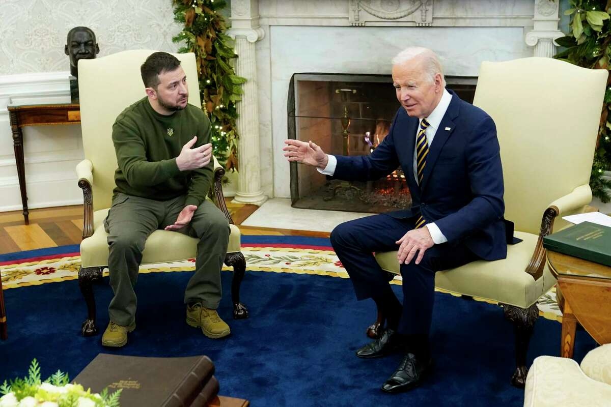 Tổng thống Ukraine Volodymyr Zelensky gặp Tổng thống Mỹ Joe Biden tại Nhà Trắng ngày 21/12/2022. Ảnh: AP