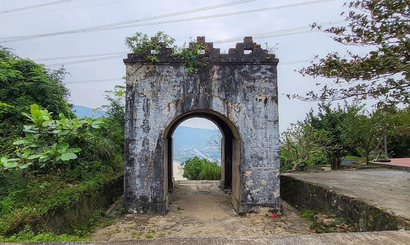 Sau này, Hoành Sơn Quan trở thành phòng tuyến, chiến địa quan trọng trong các cuộc kháng chiến chống Pháp, chống Mỹ.