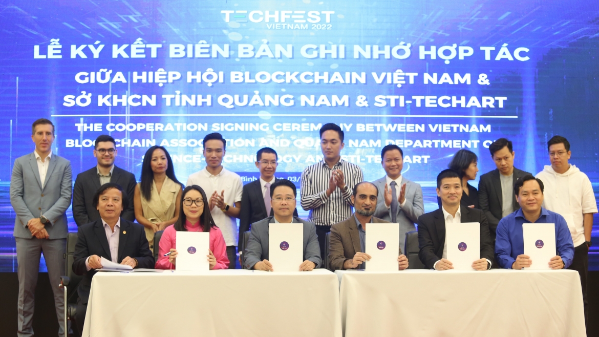 Lễ ký kết hợp tác của giữa các làng công nghệ Techfest.