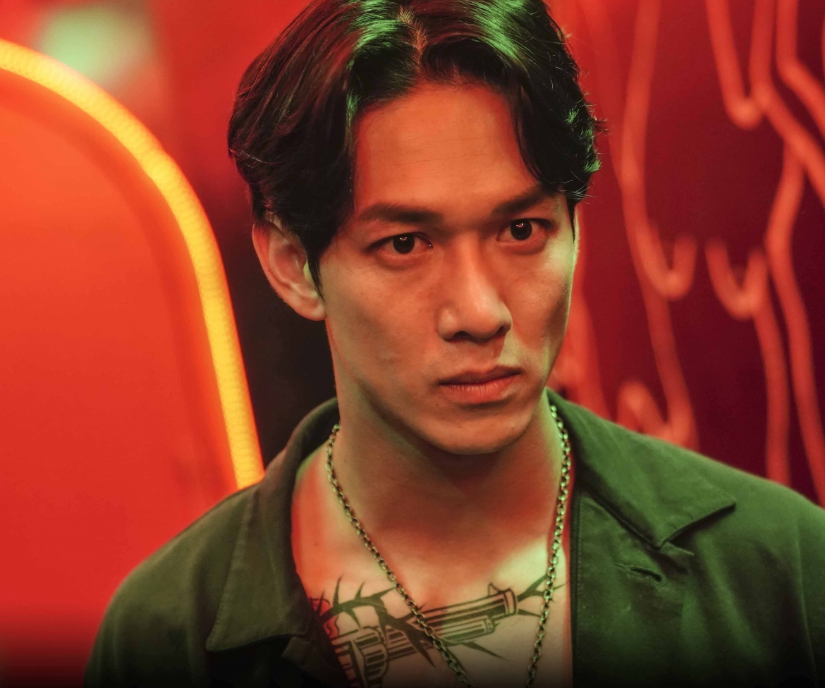 Song Luân vào vai Long “bồ đà”.