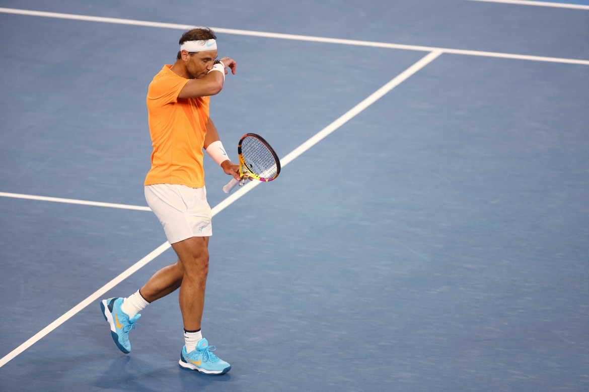 Sau đó, Nadal nỗ lực trở lại nhưng đã thua tiếp set 2 với tỷ số 4-6. 