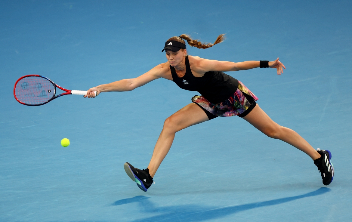 Tay vợt Kazakhstan sớm có break trong set 1. 
