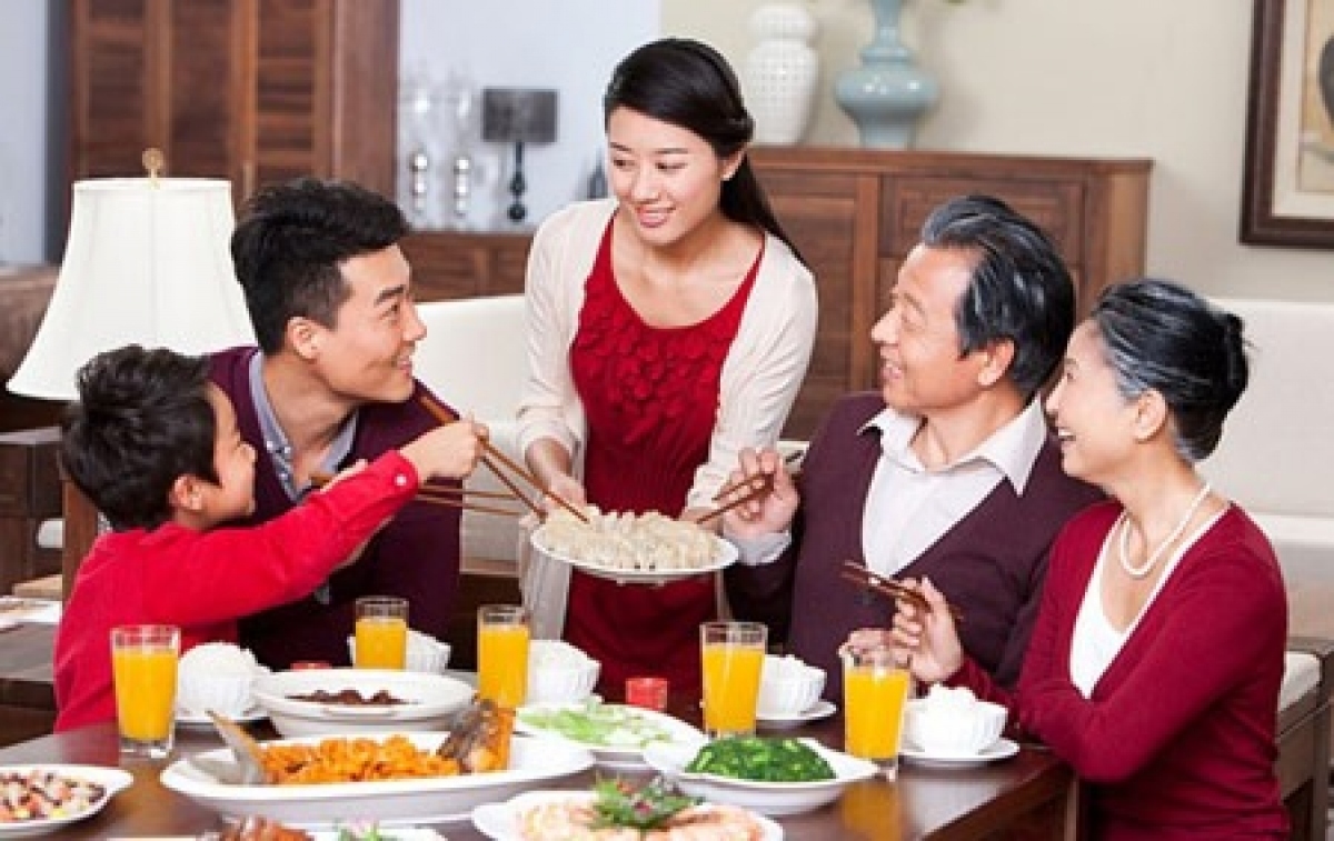 30 năm làm dâu chị luôn chăm lo cho gia đình chồng (Ảnh minh họa)