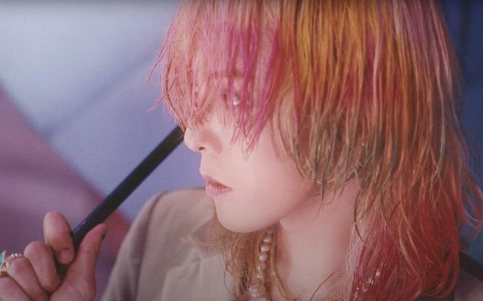 "Ông hoàng K-pop" G-Dragon tái xuất với album solo.