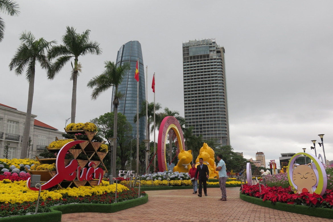 Chủ đề của đường hoa Xuân Quý Mão 2023 tại Đà Nẵng là Hội tụ và phát triển.