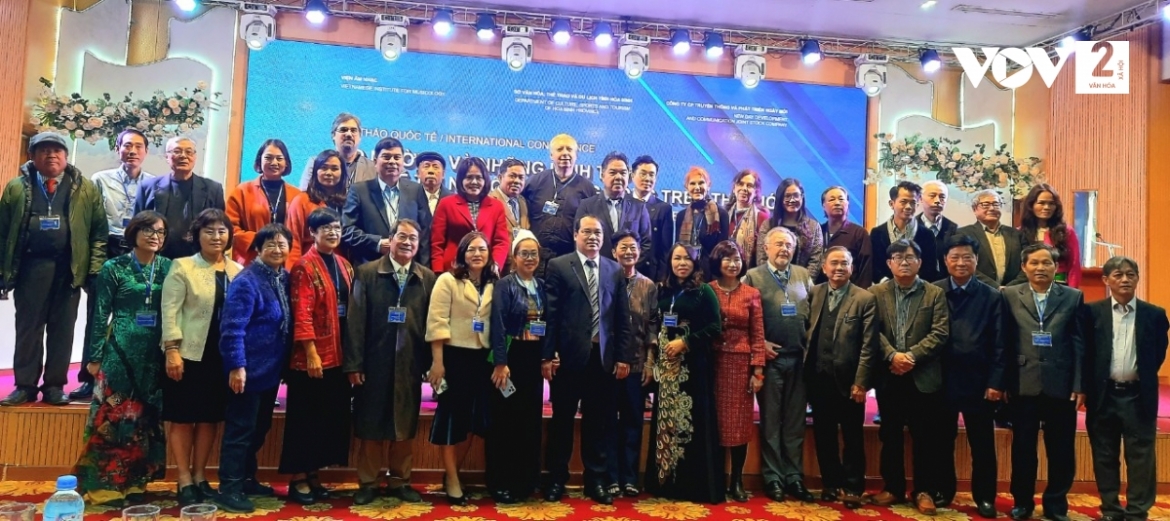Các đại biểu tham dự hội thảo .