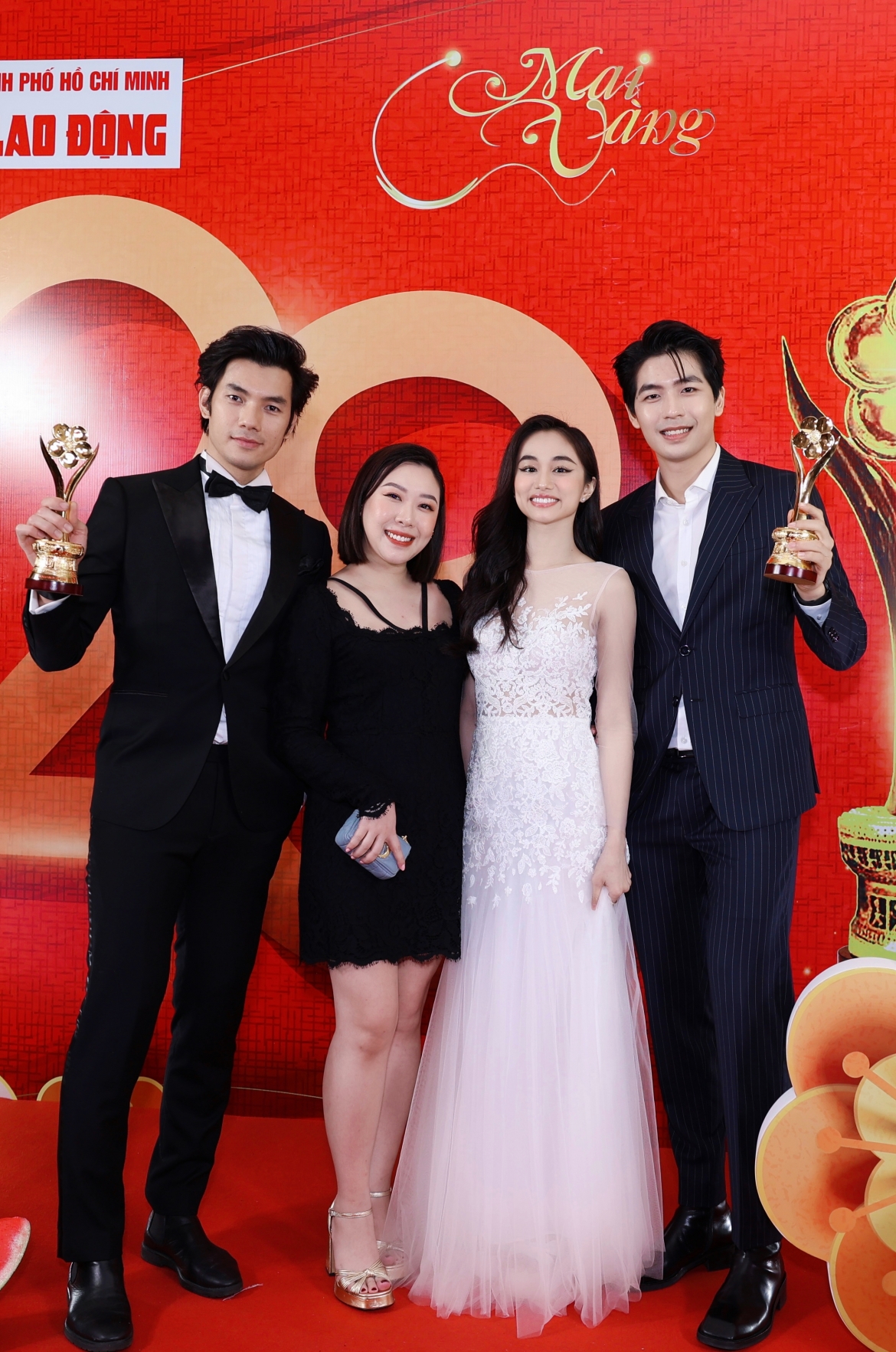 "Giấc mơ của mẹ" đã có chiến thắng đúp đầy ngoạn mục với hai giải thưởng ở hạng mục "Phim truyền hình" và "Nam diễn viên điện ảnh - truyền hình".