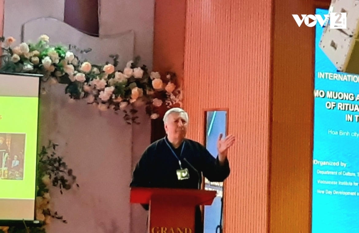 GS .TS Wolfgang Mastnak phát biểu tại hội thảo.