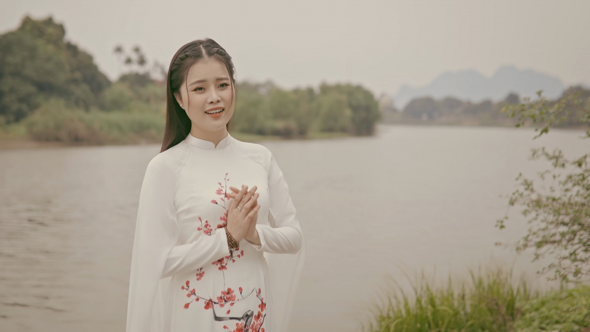Ca sĩ Phạm Thuỳ Linh.