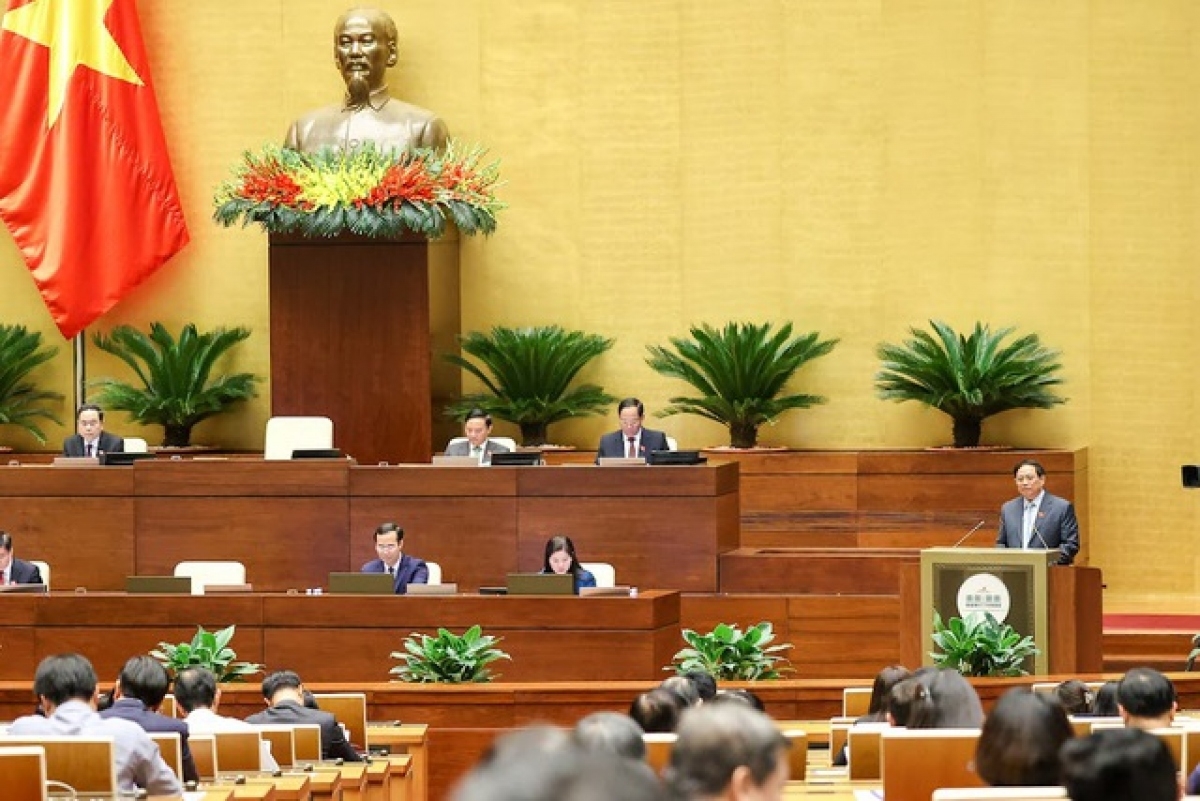 Thủ tướng Phạm Minh Chính: "Các đại biểu Quốc hội tâm huyết đóng góp, gợi mở cho Chính phủ, các bộ, ngành nhiều giải pháp trên các lĩnh vực. Điều đó thể hiện tinh thần đồng hành của Quốc hội với Chính phủ" 