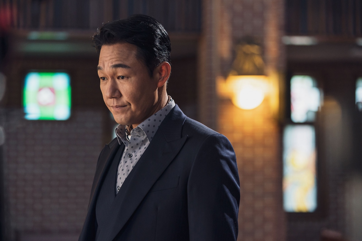 “Gentleman” đánh dấu lần thứ hai Joo Ji Hoon và Park Sung Woong hợp tác trên màn ảnh.