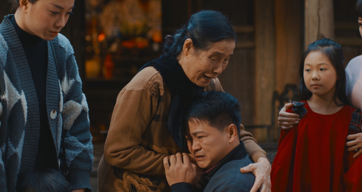 Phim "Tết ta là Tết mẹ" xúc động về tình cảm gia đình đoàn viên, sum họp trong dịp Tết. 