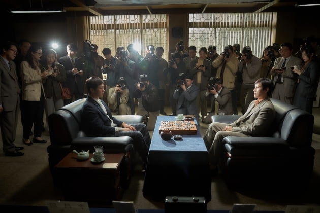 Bộ phim "The Match" được kỳ vọng sẽ gây tiếng vang khi có sự góp mặt của Lee Byung Hun và Yoo Ah In có khả năng bị hoãn chiếu. 