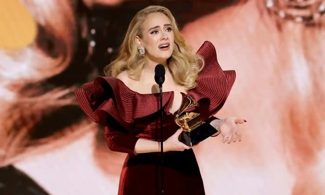 Adele nhận kèn vàng cho "Màn trình diễn solo pop xuất sắc nhất".
