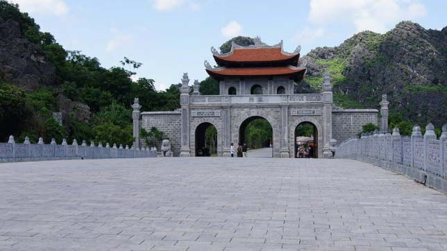 Đường vào Di tích quốc gia đặc biệt Cố đô Hoa Lư Ninh Bình (ảnh minh họa)