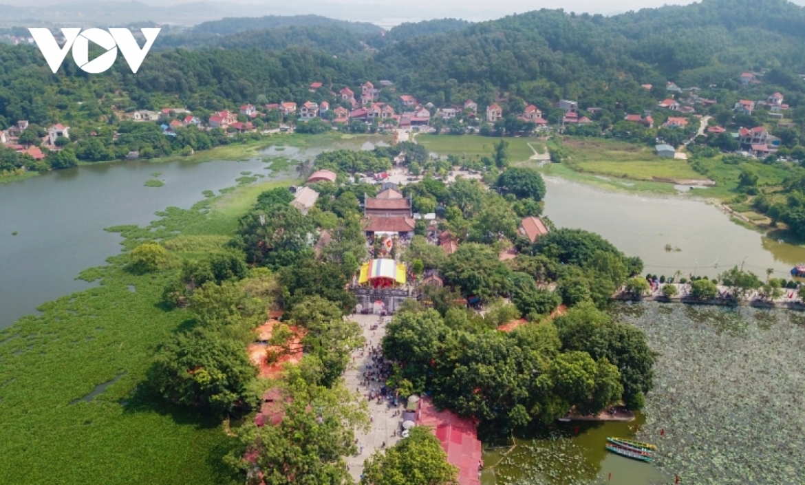 Khu di tích Quốc gia đặc biệt Côn Sơn - Kiếp Bạc có hàng trăm di tích trải dài trên 8.000 ha (thuộc 8 xã, phường thành phố Chí Linh, tỉnh Hải Dương)