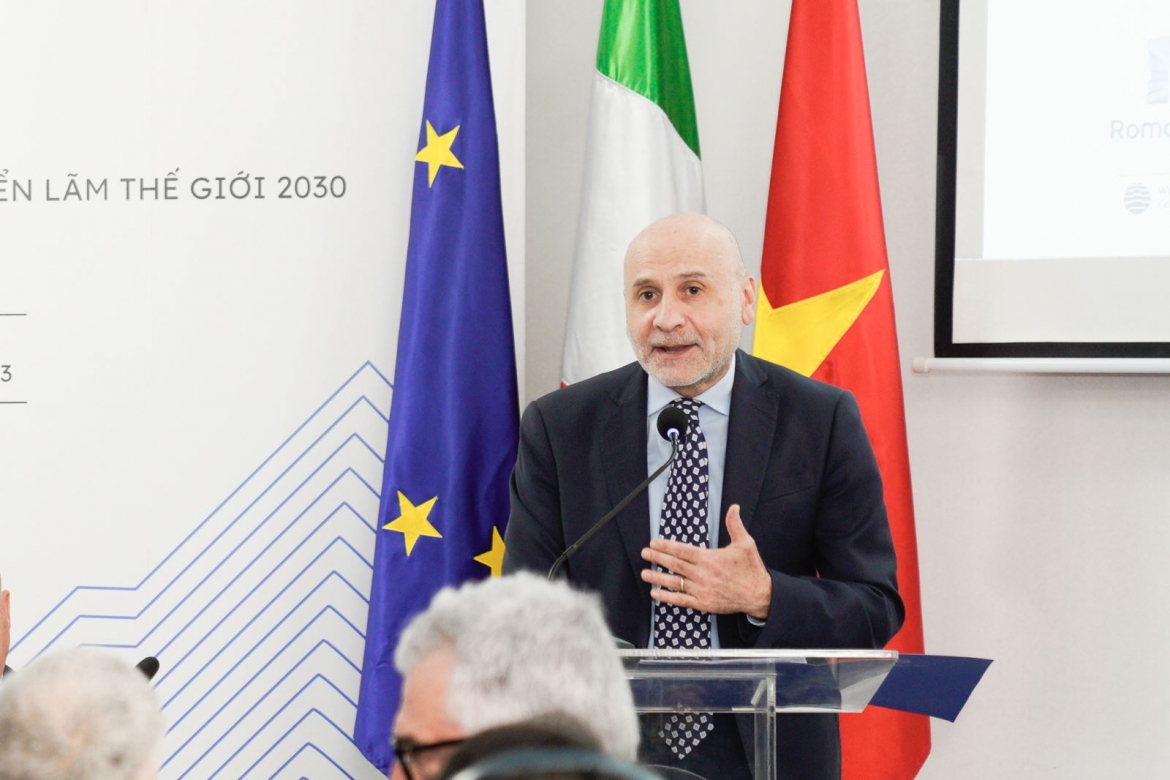 Ông Antonio Alessandro, Đại sứ đặc mệnh toàn quyền Italy tại Việt Nam phát biểu khai mạc.