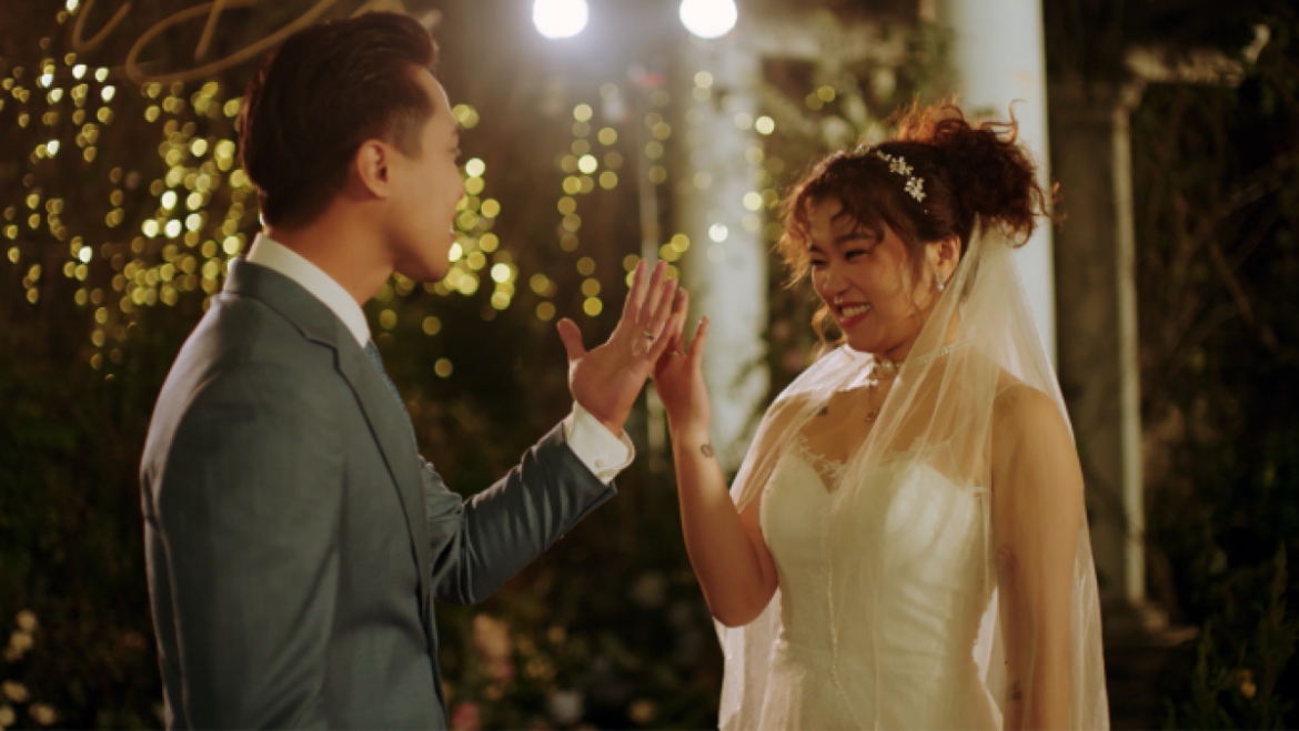 Ca khúc cũng truyền tải thông điệp lãng mạn nhân dịp Valentine:  "Trao nhau khoảnh khắc – Ghi dấu một đời"