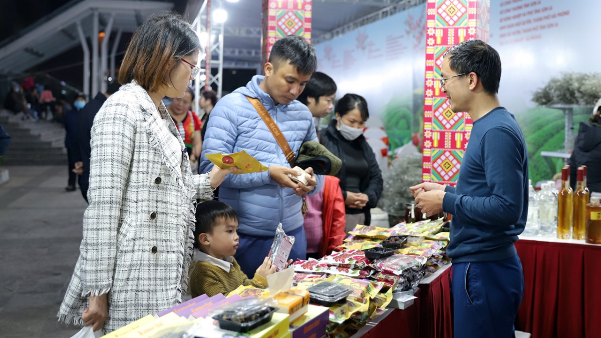 Người dân Hải Phòng dành nhiều ưu ái cho các mặt hàng nông sản của Sơn La.