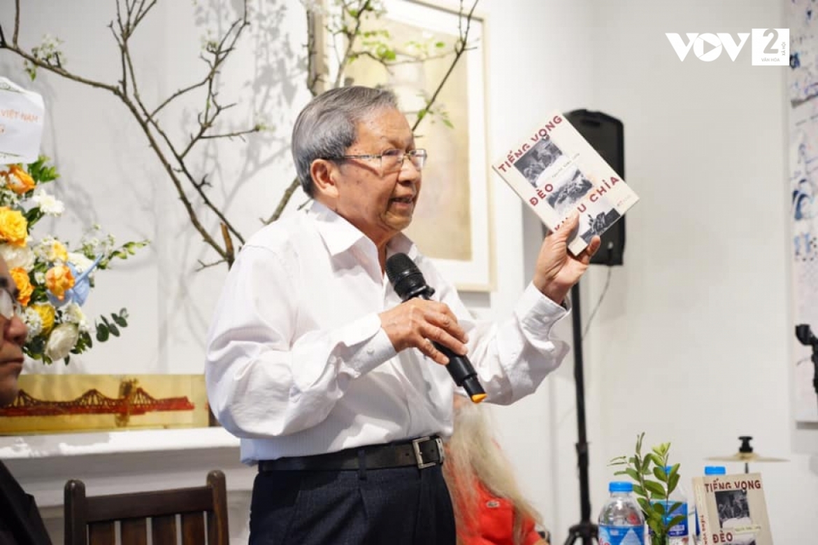 PGS.TS, Thiếu tướng Lê Văn Cương, nguyên Viện trưởng Viện Nghiên cứu Chiến lược Bộ Công an tại buổi giao lưu