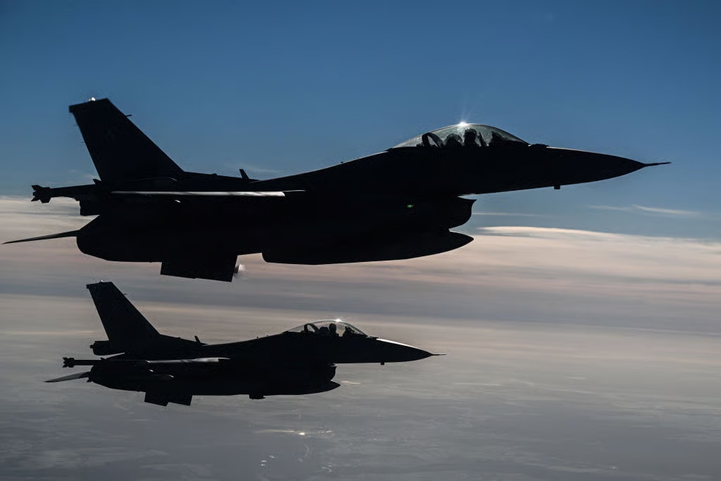 Ukraine muốn các nước phương Tây viện trợ tên lửa tầm xa và máy bay chiến đấu, đặc biệt là F-16. Ảnh: Getty