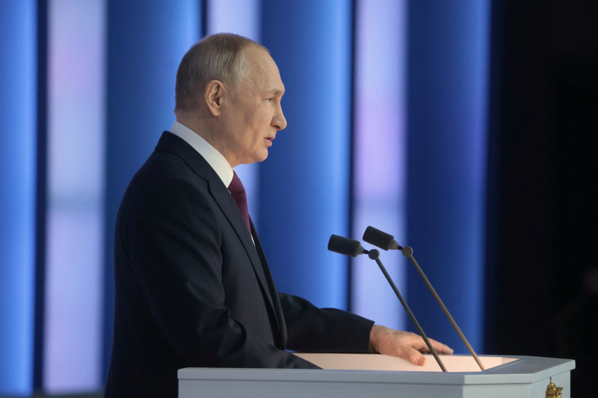 Tổng thống Nga Putin đọc thông điệp liên bang chiều 21/2/2023. Ảnh: Reuters