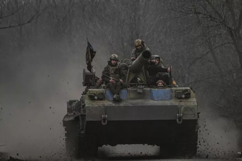 Binh sĩ Ukraine gần Bakhmut, vùng Donbass ngày 15/3. Ảnh: AFP
