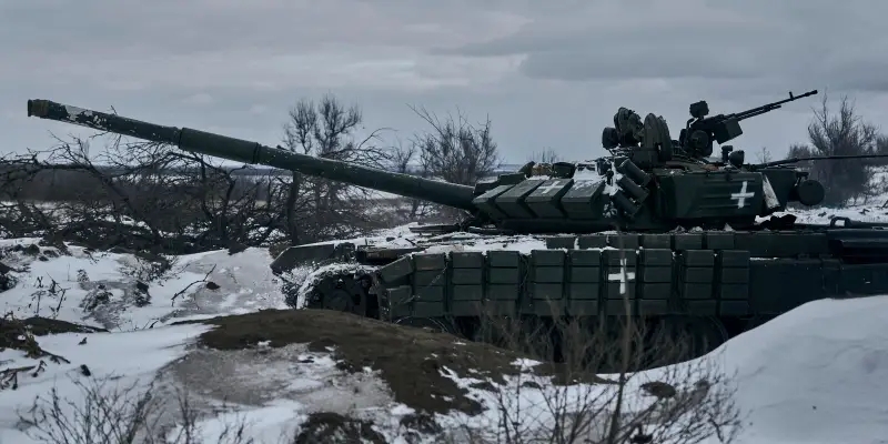 Xe tăng Ukraine tại vị trí tiền tuyến ở Bakhmut, vùng Donetsk. Ảnh: AP
