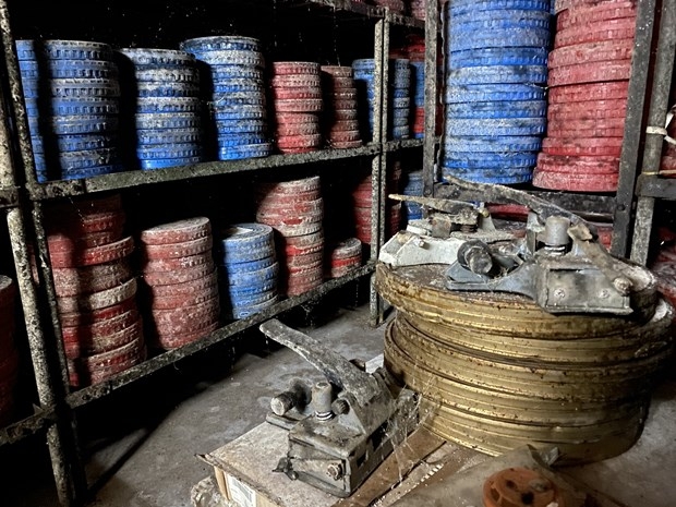 Cơ sở vật chất của hãng phim xuống cấp, nhiều phim hư hỏng nặng, không thể khôi phục. Ảnh: Đạo diễn Nguyễn Thanh Vân.