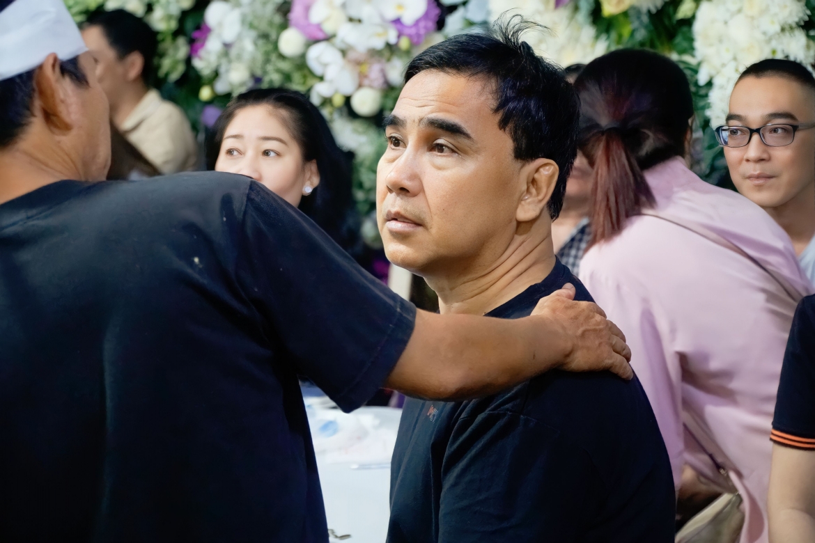 Quyền Linh xót xa trước sự ra đi của người đàn anh đáng kính.