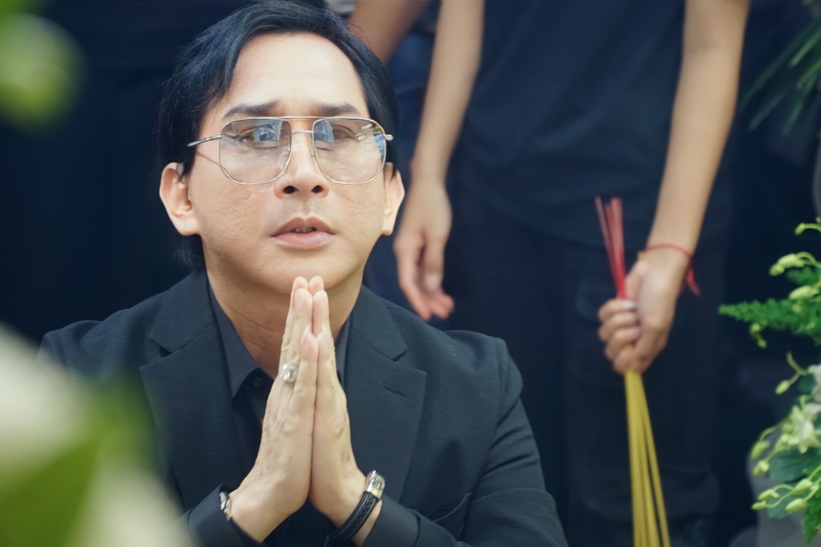 NSƯT Kim Tử Long đến tiễn biệt người tiền bối.