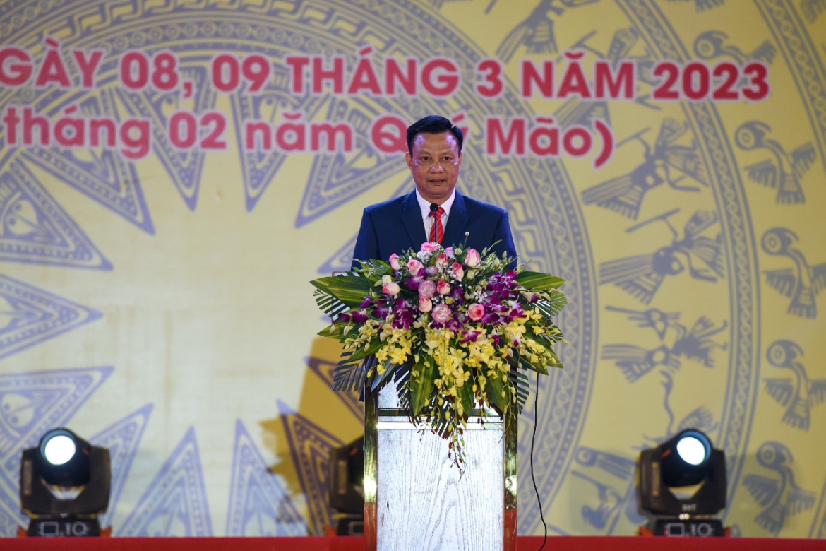 Ông La Văn Nam - Chủ tịch UBND huyện Lục Ngạn, tỉnh Bắc Giang cho biết, nhận thức sâu sắc về vai trò, vị trí đặc biệt quan trọng của sự nghiệp văn hóa, những năm qua, huyện chủ động tập trung xây dựng, phát triển kinh tế dựa trên phát huy tốt các thế mạnh đặc trưng của địa phương, để đưa Lục Ngạn từ một huyện miền núi nghèo khó, vươn lên trở thành một vùng cây ăn quả trọng điểm.
