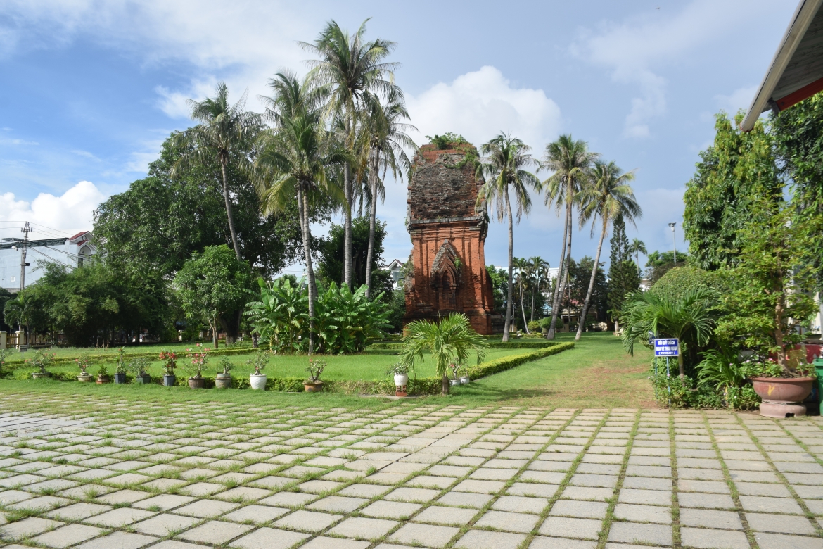 Cụm tháp Bánh Ít, ở huyện Tuy Phước, tỉnh Bình Định.