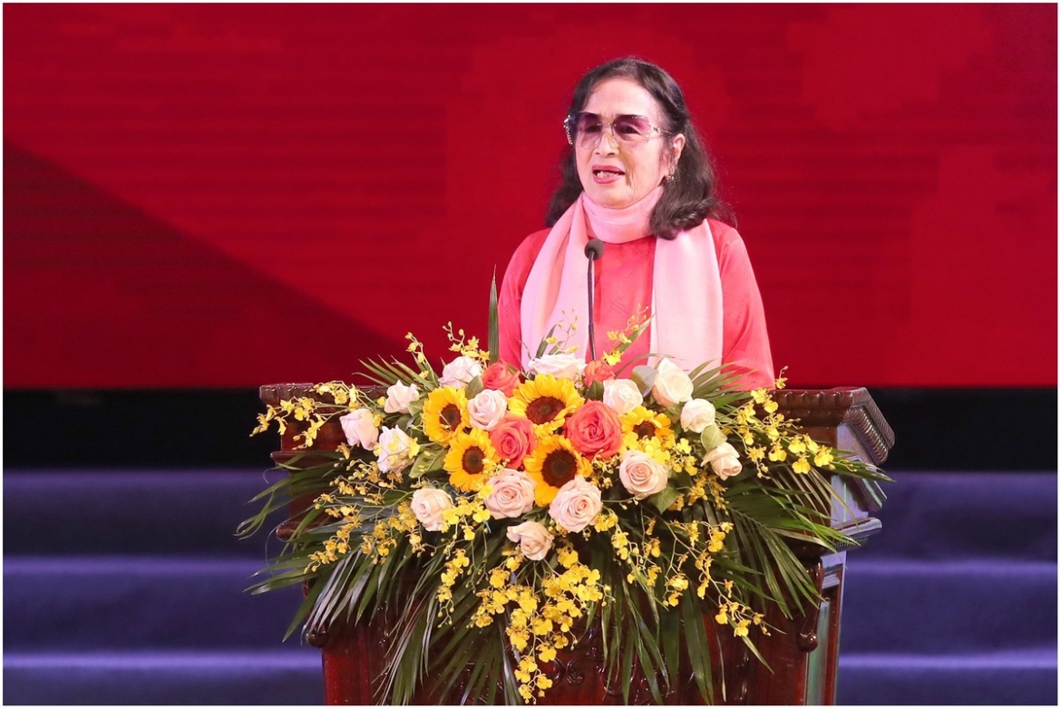 NSND Trà Giang phát biểu tại lễ kỷ niệm 70 năm điện ảnh cách mạng Việt Nam. Ảnh: Tuấn Minh.