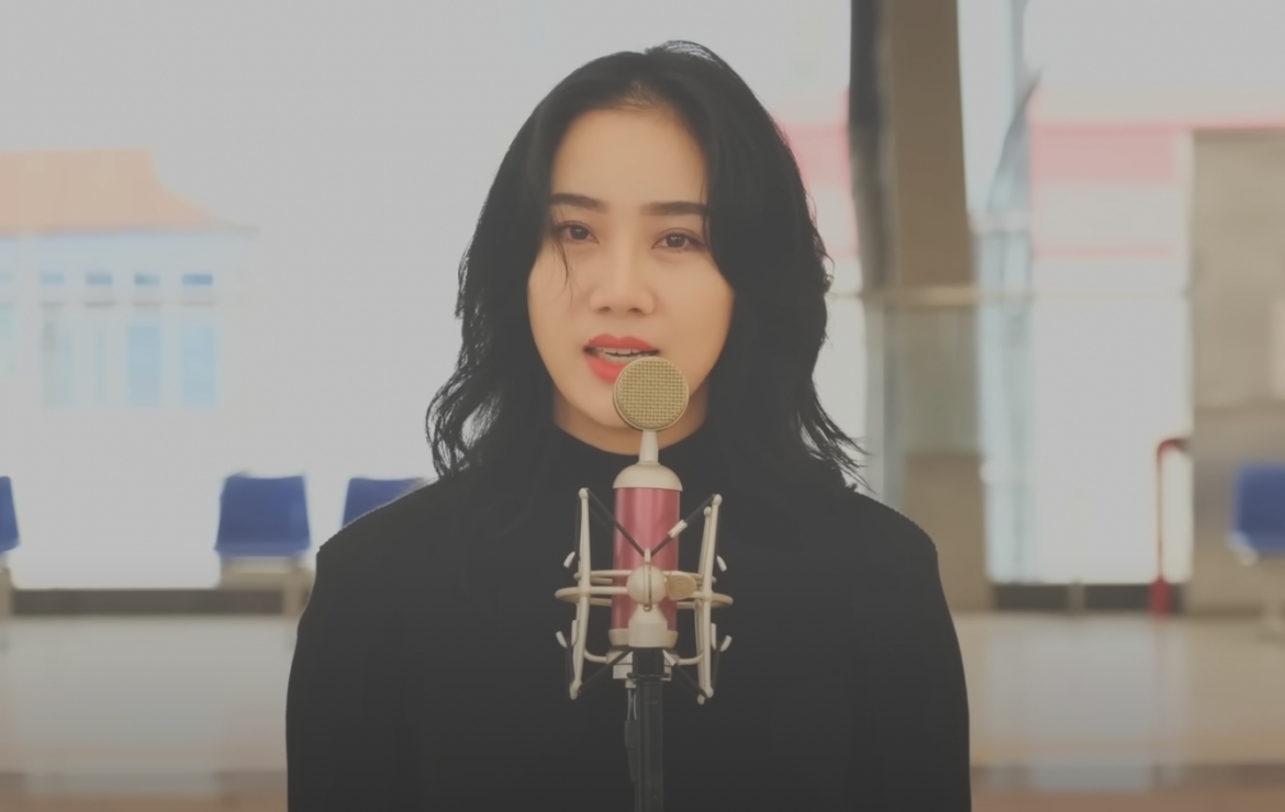 Phạm Lịch trong bản cover Là anh.