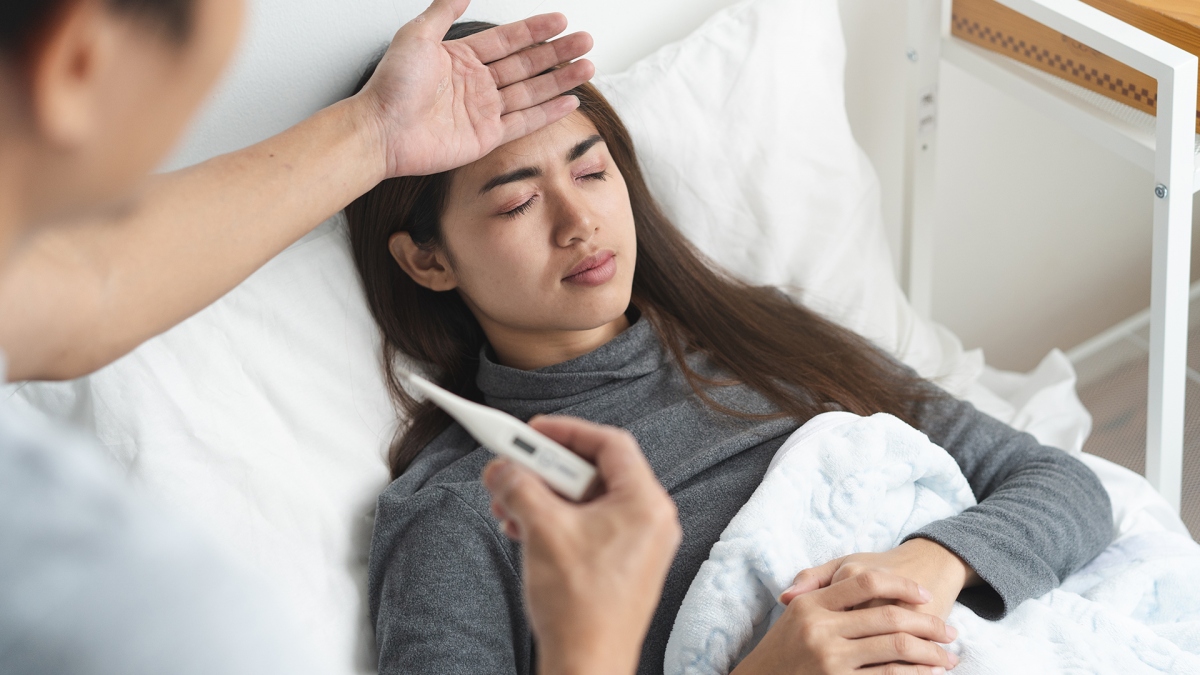 Trị cảm cúm: Ăn tỏi sống có thể giúp cơ thể chống lại những cơn cảm lạnh thông thường bởi tính sát khuẩn trong loại củ này rất mạnh. Không những thế, tính ấm của tỏi còn giúp khử hàn ẩm và loại trừ tác nhân gây ho. Ảnh minh họa