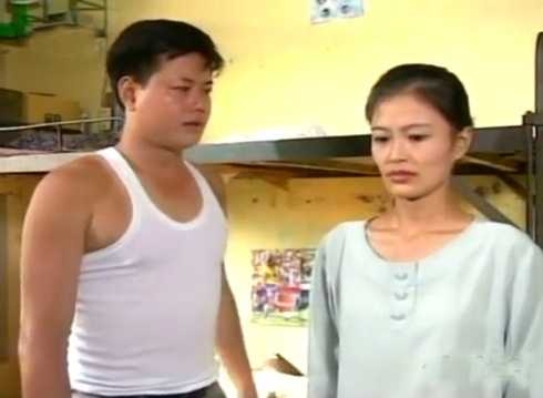 Xuân Tùng và Hoa Thuý trong một cảnh quay,