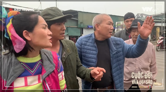 Khi thấy những diễn viên nào hơi làm màu, hơi đẹp, hơi bóng bẩy chút là anh sẽ chỉnh ngay", Thanh Hương từng chia sẻ trong một bài phỏng vấn với VOV.