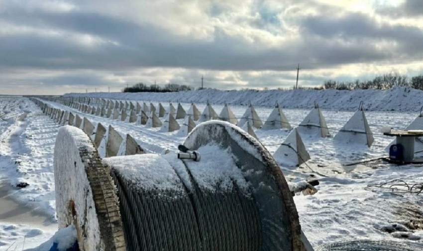 Những chướng ngại vật chống tăng được xây dựng với quy mô dày đặc tại nhiều khu vực do Nga kiểm soát trên lãnh thổ Ukraine. Ảnh: Telegram