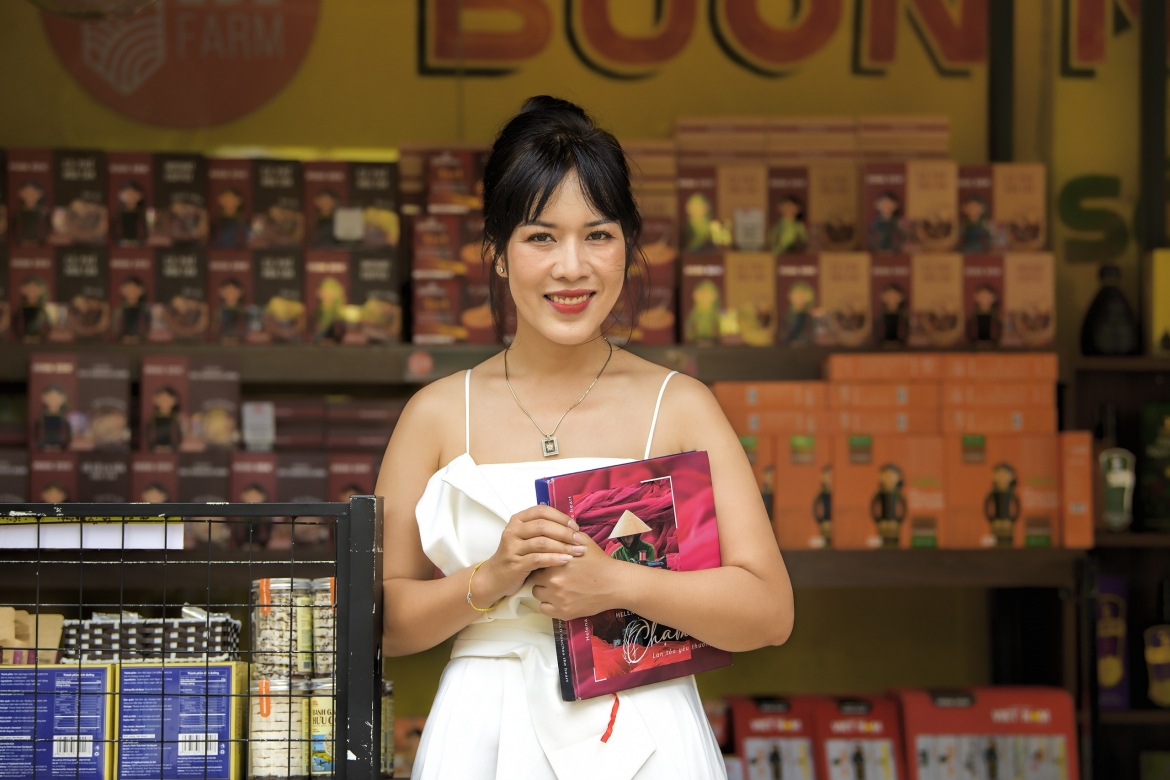 Nhiếp ảnh gia Helena Vân