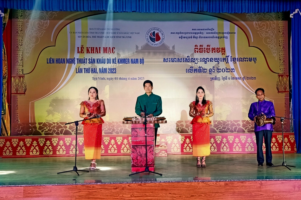 Tiết mục độc tấu đàn Khưm - Đoàn nghệ thuật Ánh Bình Minh Trà Vinh