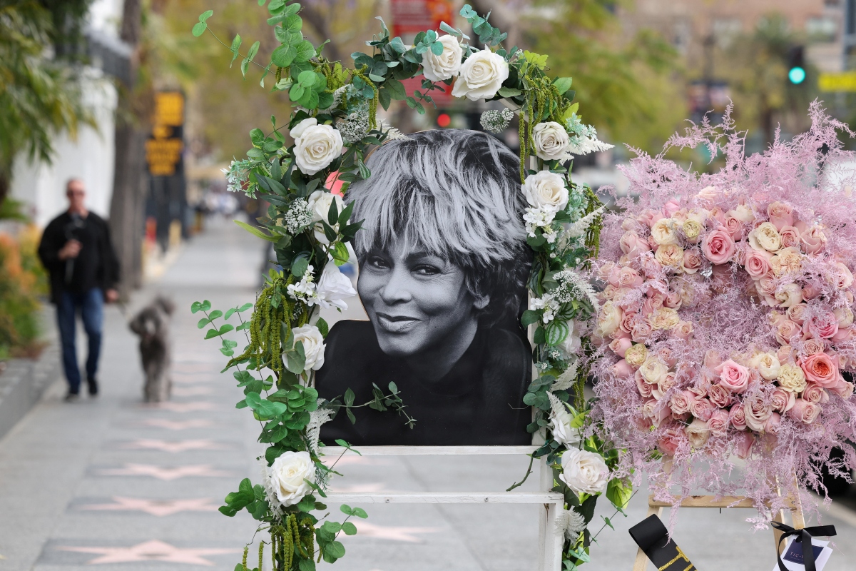 Tưởng nhớ nữ ca sĩ Tina Turner trên Đại lộ Danh vọng ở Los Angeles, Mỹ. Nguồn: Reuters