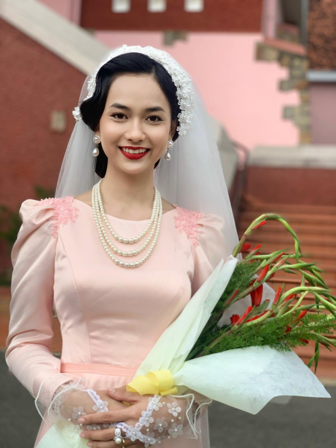 Mai Tâm Như gây ấn tượng với diễn xuất tự nhiên, trong trẻo.