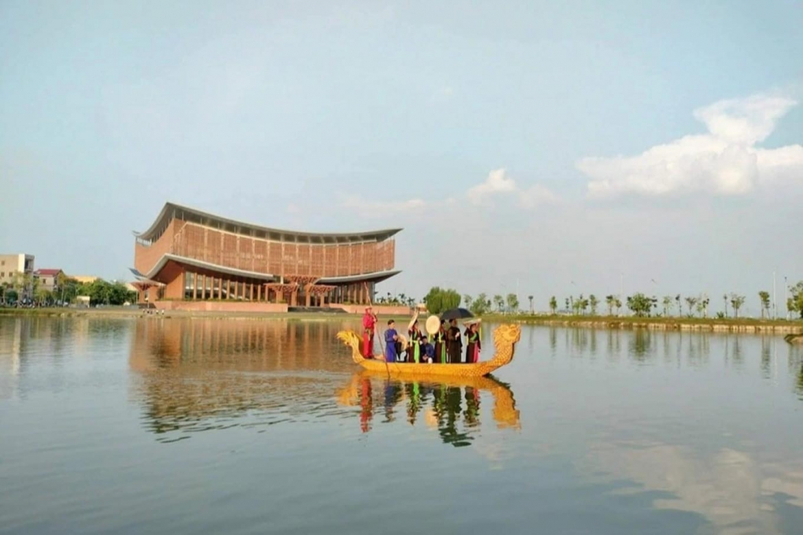 Không gian bên ngoài nhà hát (Ảnh: Fanpage Nhà hát Dân ca Quan họ Bắc Ninh).
