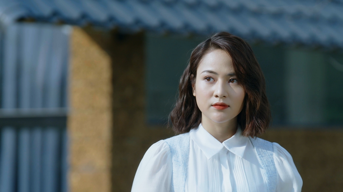Diễn viên Việt Hoa vai thư ký Phương