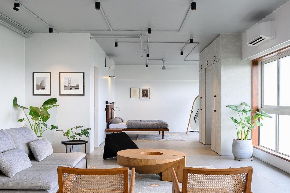 Để mở rộng không gian, bạn có thể phá bỏ vách ngăn giữa các phòng.